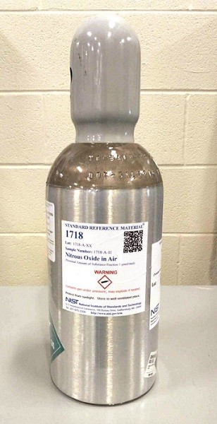 SRM 1718 - 空氣中的一氧化二氮(公稱量-物質(zhì)分?jǐn)?shù)為1毫微升/摩爾)標(biāo)準(zhǔn)品